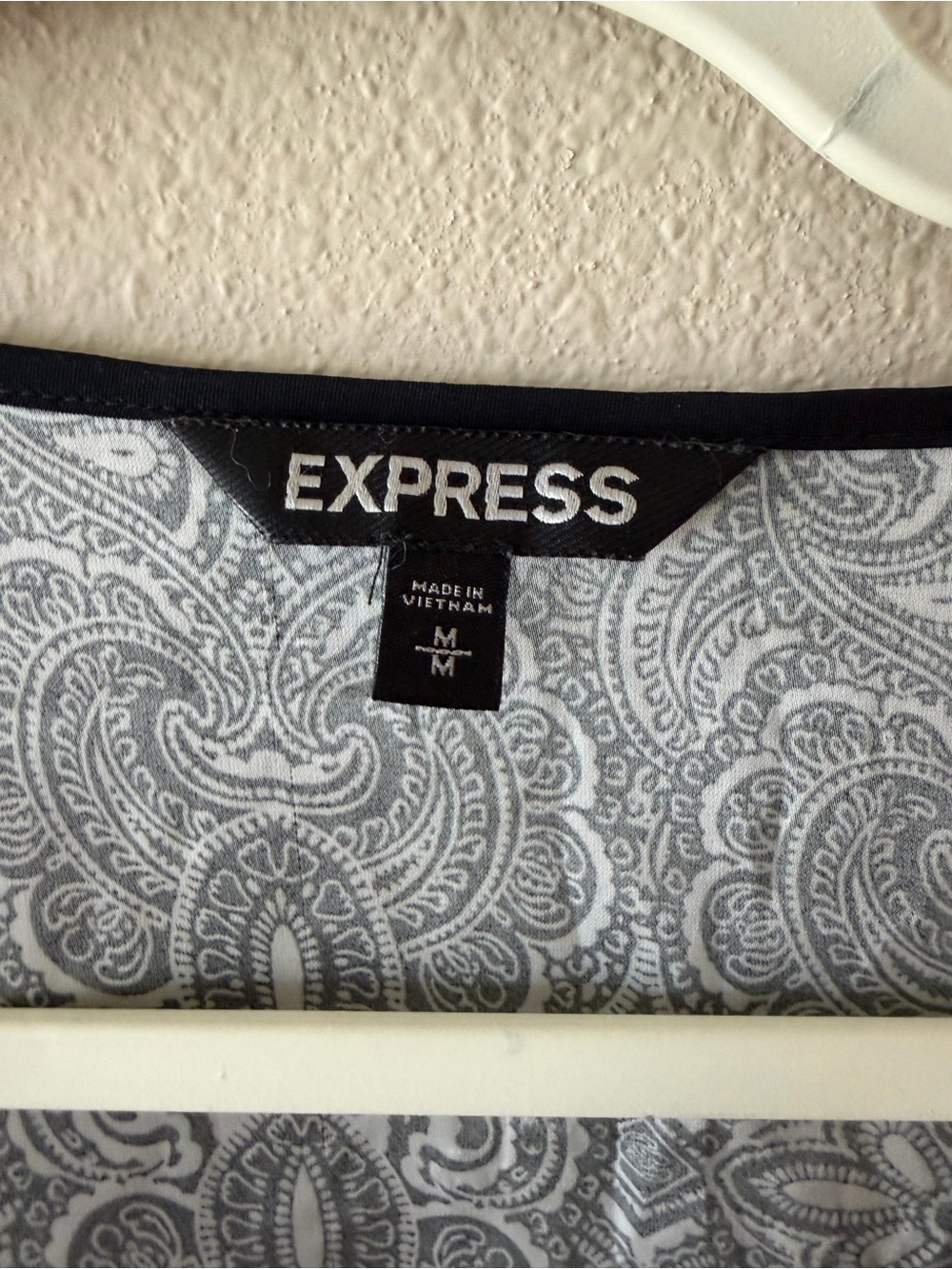 Express Black & White Paisley V-Neck Tee with Contrast Trim - Picture 3 of 6